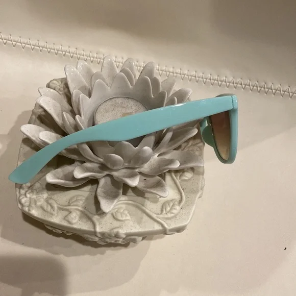 Sunglasses like new - Picture 3 of 6